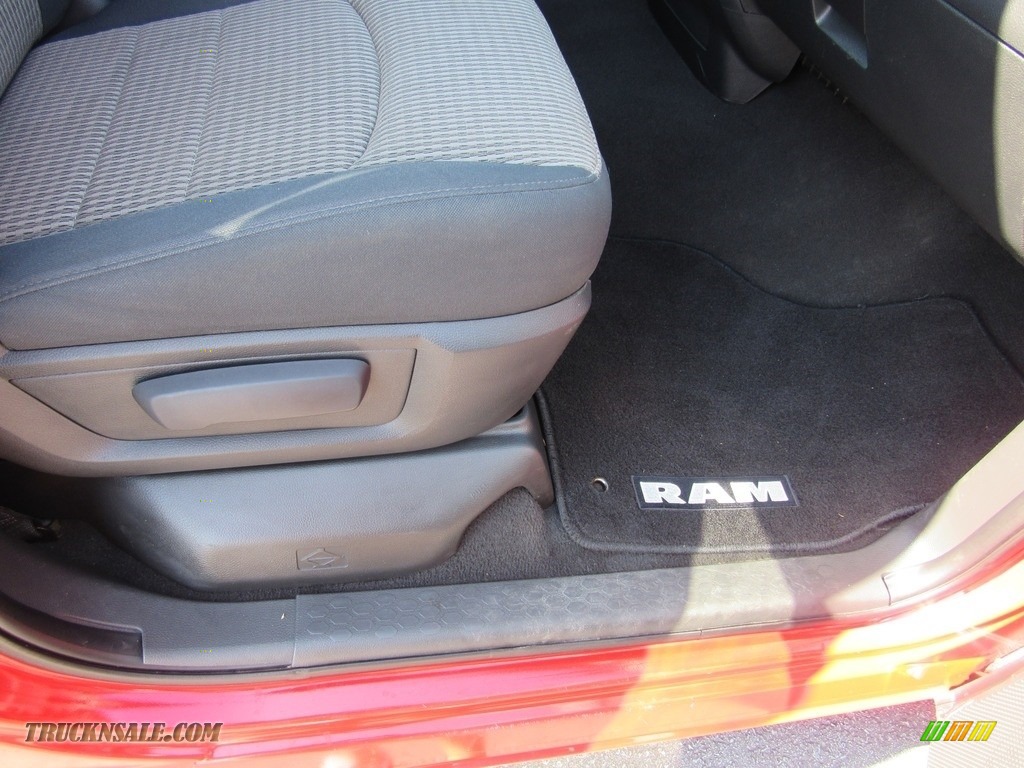 2012 Ram 1500 ST Quad Cab - Flame Red / Dark Slate Gray/Medium Graystone photo #43