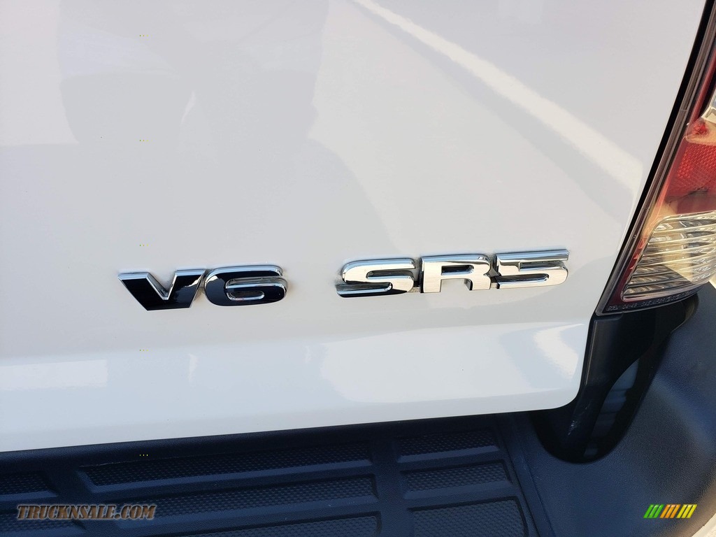 2015 Tacoma V6 Double Cab 4x4 - Super White / Graphite photo #36