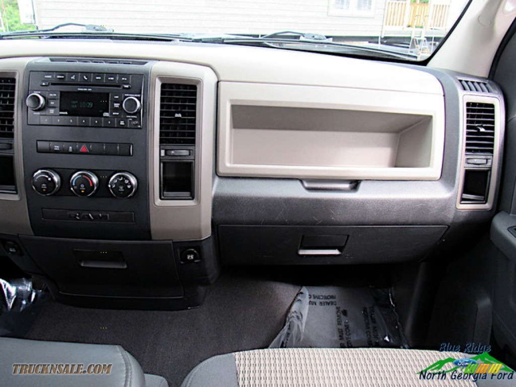 2011 Ram 1500 ST Quad Cab - Mineral Gray Metallic / Dark Slate Gray/Medium Graystone photo #17