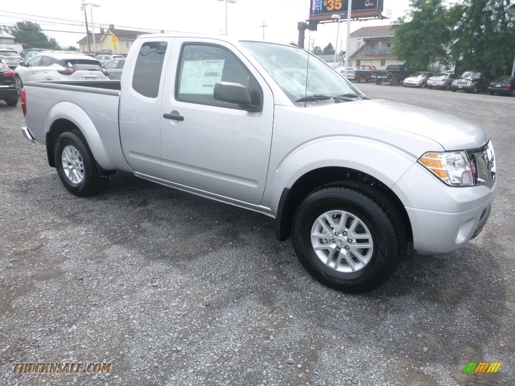 Brilliant Silver / Steel Nissan Frontier SV King Cab 4x4