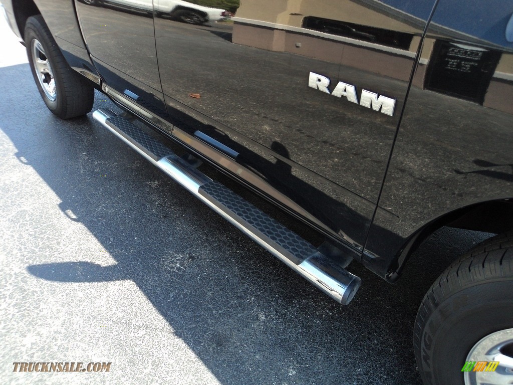 2010 Ram 1500 ST Quad Cab 4x4 - Brilliant Black Crystal Pearl / Dark Slate/Medium Graystone photo #23