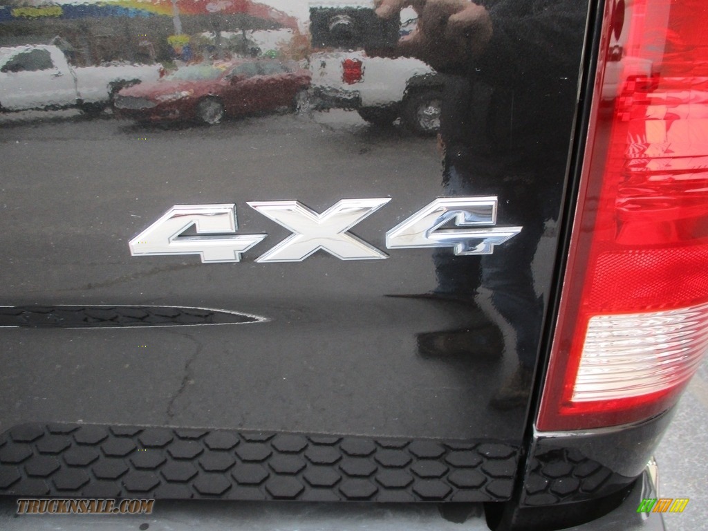 2011 Ram 3500 HD SLT Crew Cab 4x4 - Brilliant Black Crystal Pearl / Dark Slate Gray/Medium Graystone photo #34