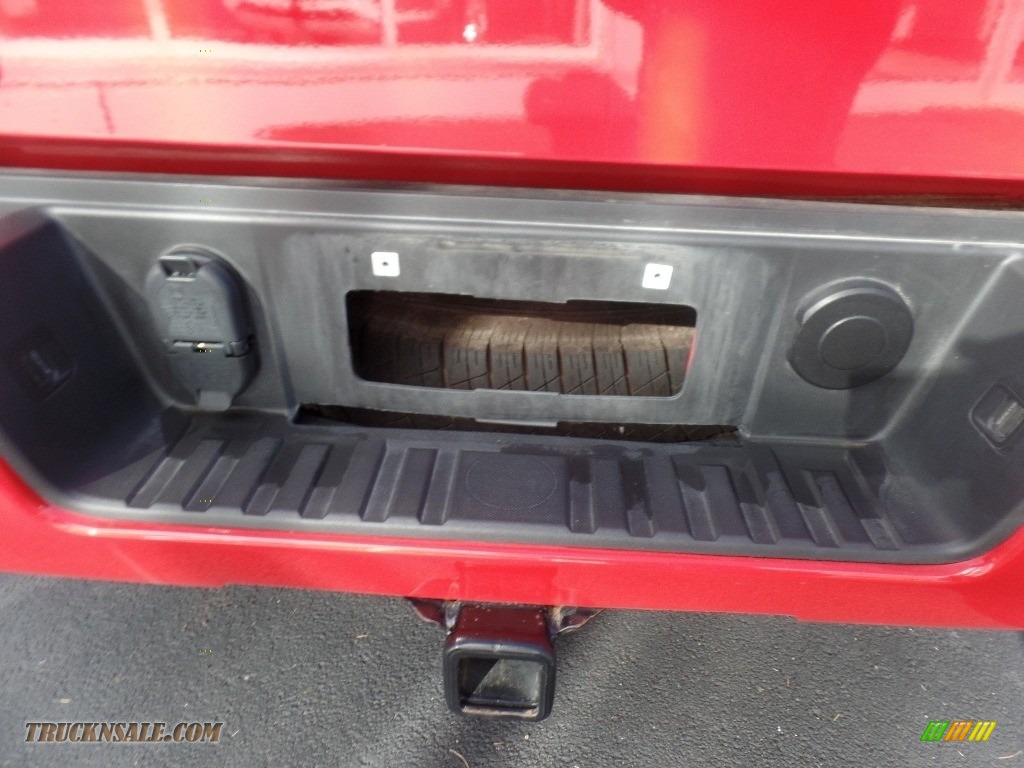 2017 Silverado 1500 Custom Double Cab 4x4 - Red Hot / Dark Ash/Jet Black photo #15