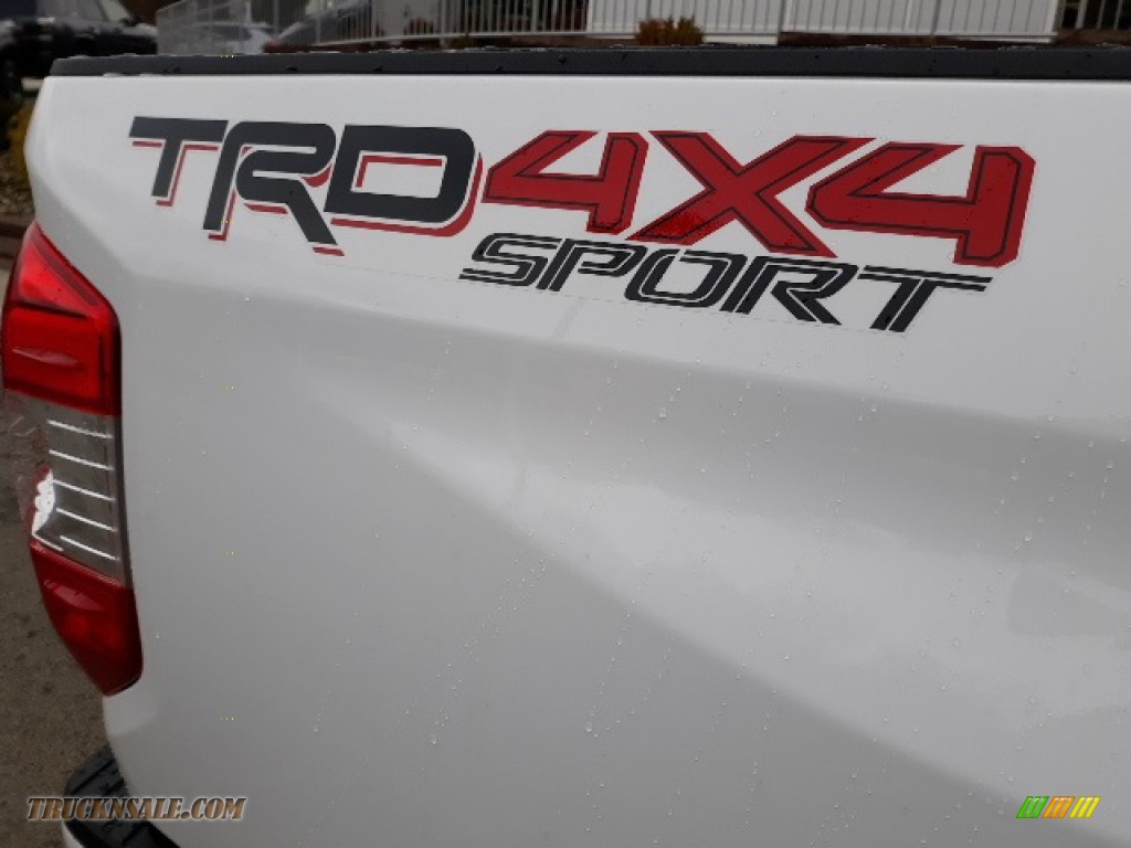 2020 Tundra TRD Sport CrewMax 4x4 - Super White / Graphite photo #19