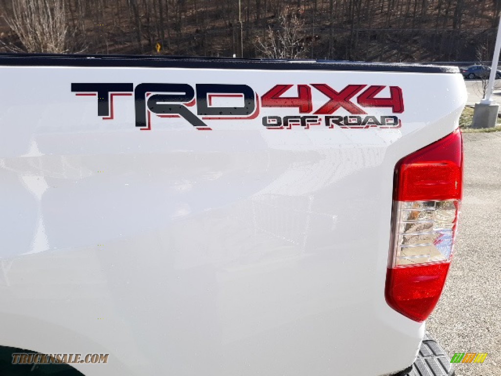2020 Tundra TRD Off Road CrewMax 4x4 - Super White / Graphite photo #46
