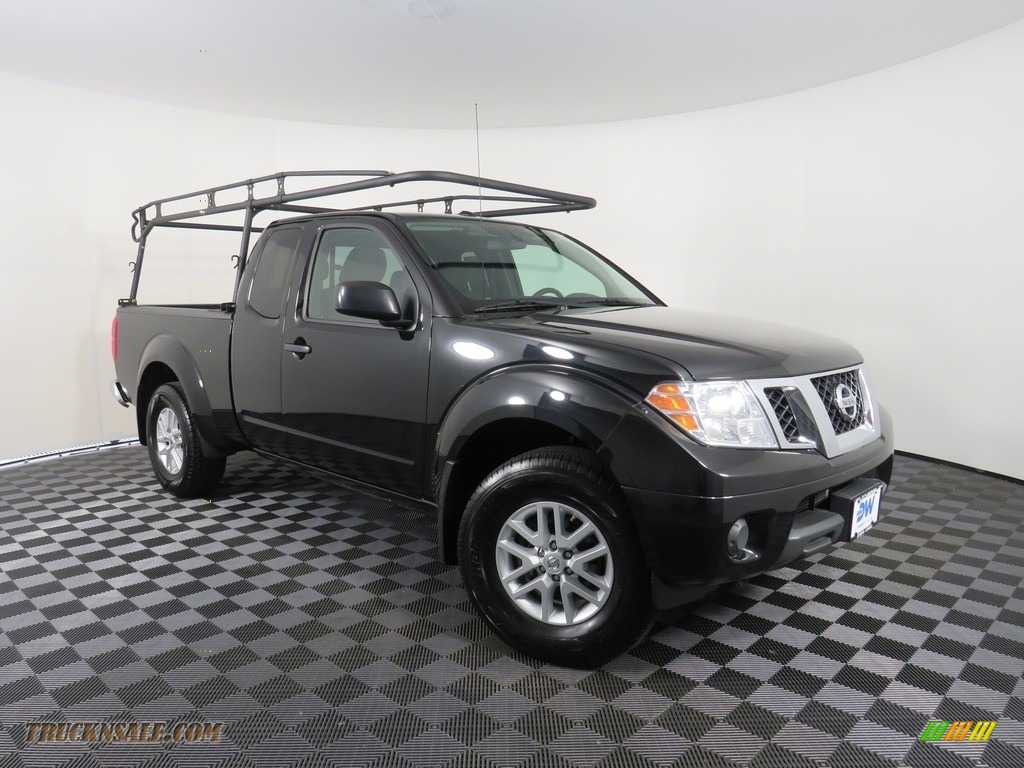 2018 Frontier SV King Cab 4x4 - Magnetic Black / Graphite photo #3