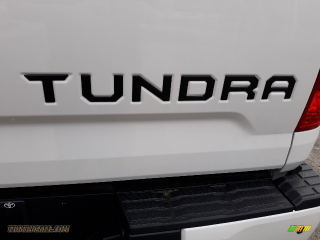 2020 Tundra Limited CrewMax 4x4 - Super White / Graphite photo #30