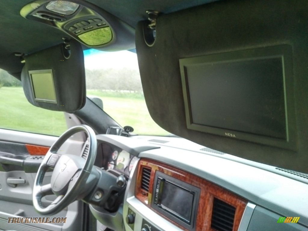 2007 Ram 3500 Laramie Mega Cab 4x4 - Brilliant Black Crystal Pearl / Medium Slate Gray photo #7