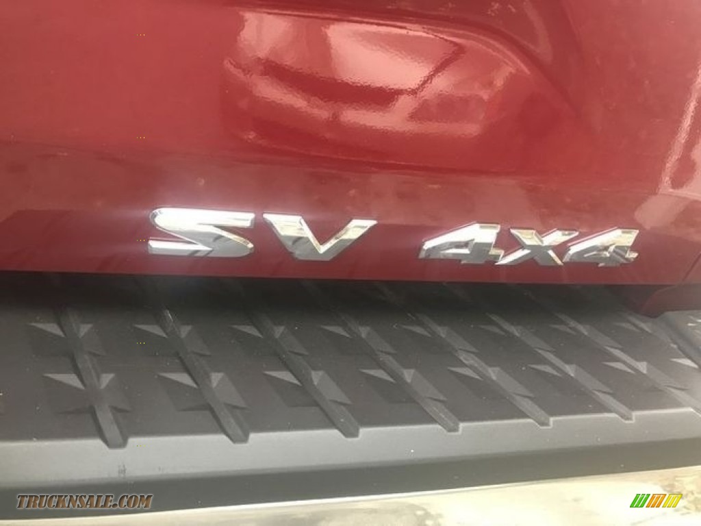 2017 Titan SV Crew Cab 4x4 - Cayenne Red / Black photo #9