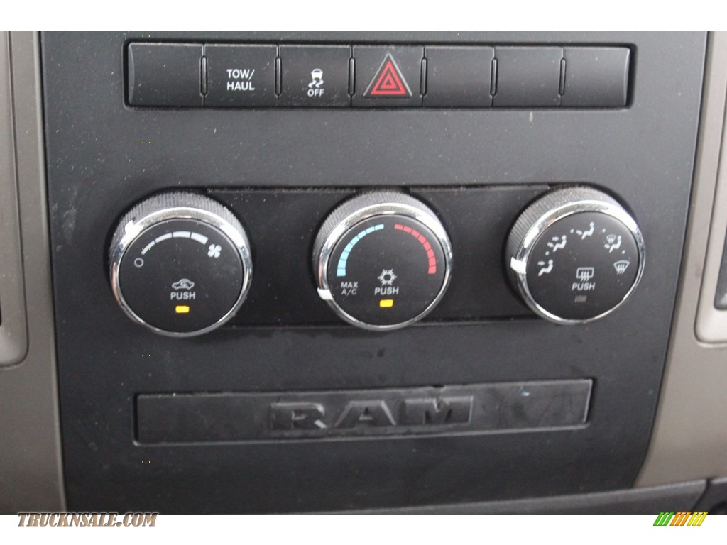 2012 Ram 1500 ST Quad Cab - Bright White / Dark Slate Gray/Medium Graystone photo #19