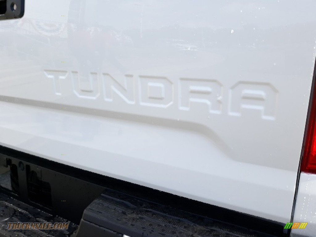 2020 Tundra Platinum CrewMax 4x4 - Super White / Black photo #43