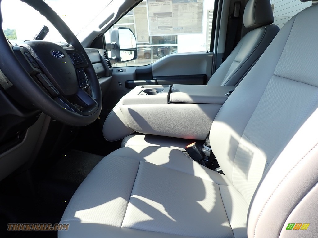 2020 F250 Super Duty XL Regular Cab 4x4 - Oxford White / Medium Earth Gray photo #10