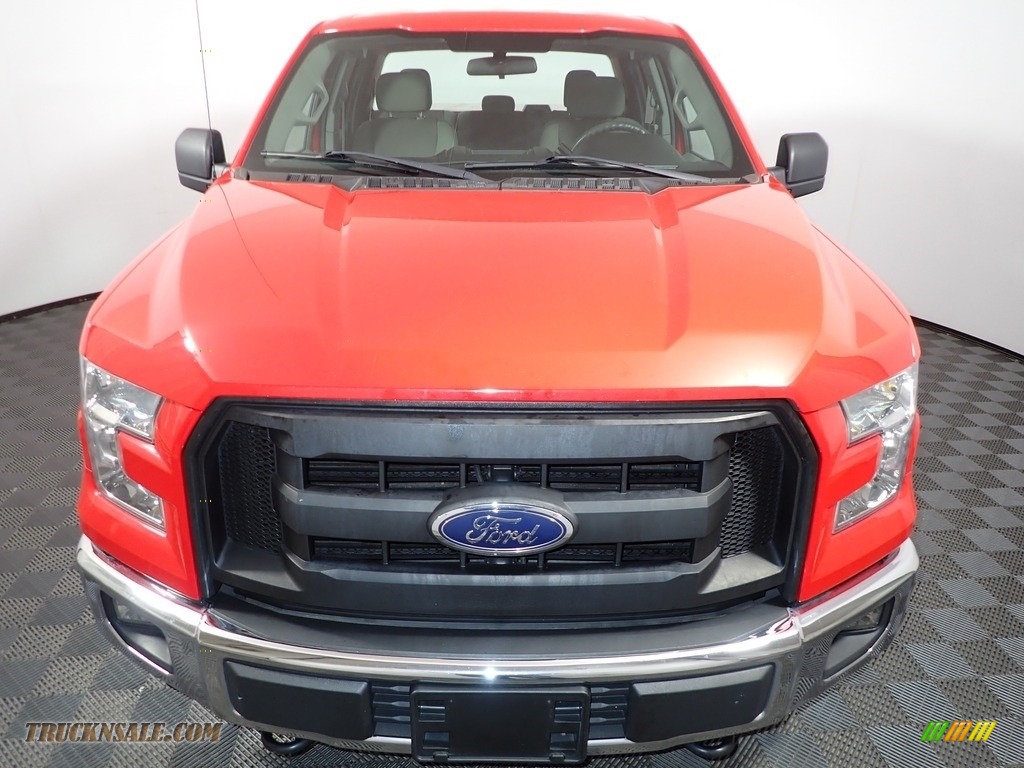 2017 F150 XL SuperCab 4x4 - Race Red / Earth Gray photo #4