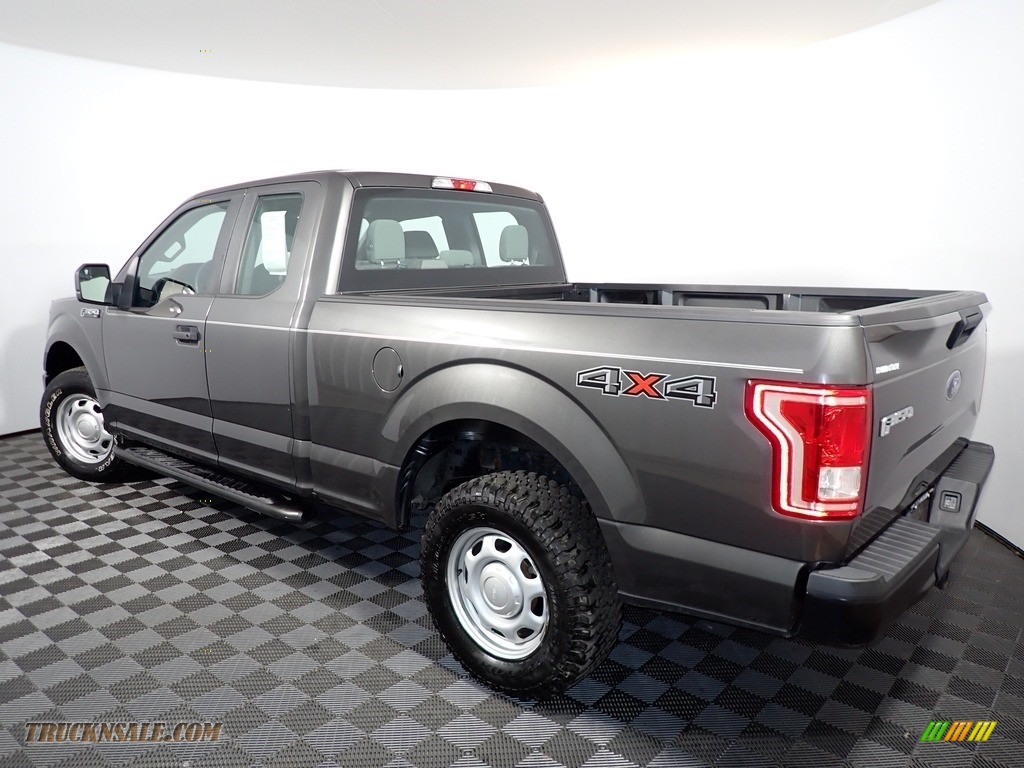 2017 F150 XL SuperCab 4x4 - Magnetic / Earth Gray photo #9