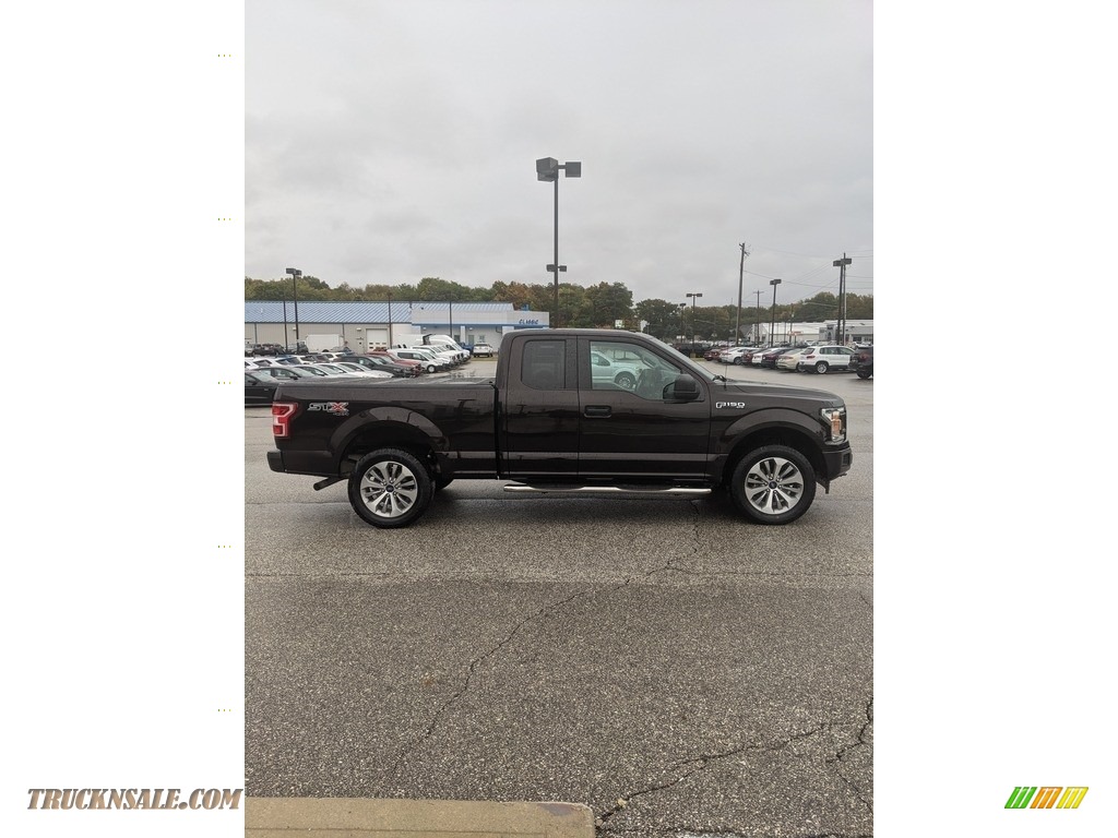 2018 F150 XL SuperCab 4x4 - Magma Red / Earth Gray photo #4