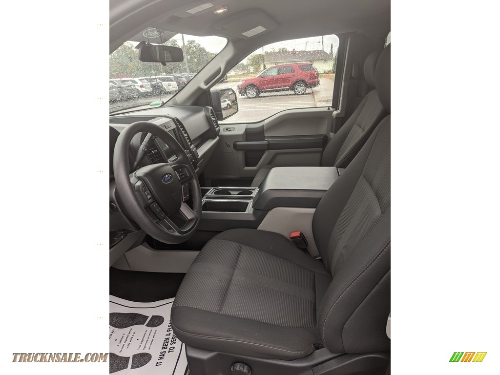 2018 F150 XL SuperCab 4x4 - Magma Red / Earth Gray photo #11