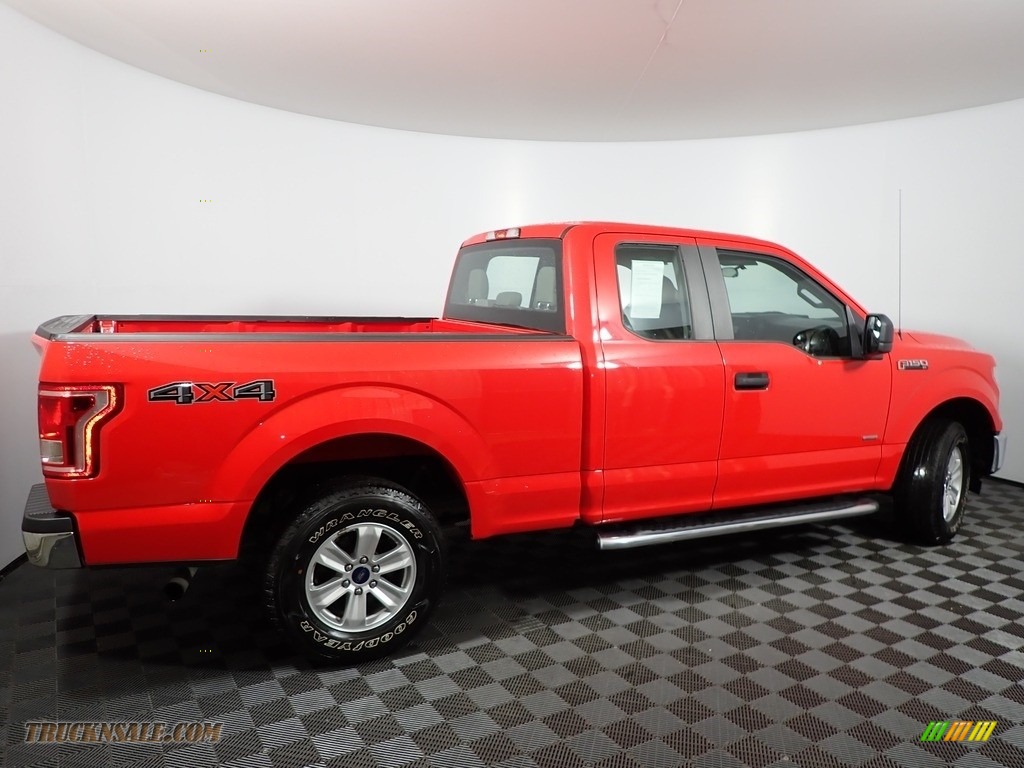 2017 F150 XL SuperCab 4x4 - Race Red / Earth Gray photo #12