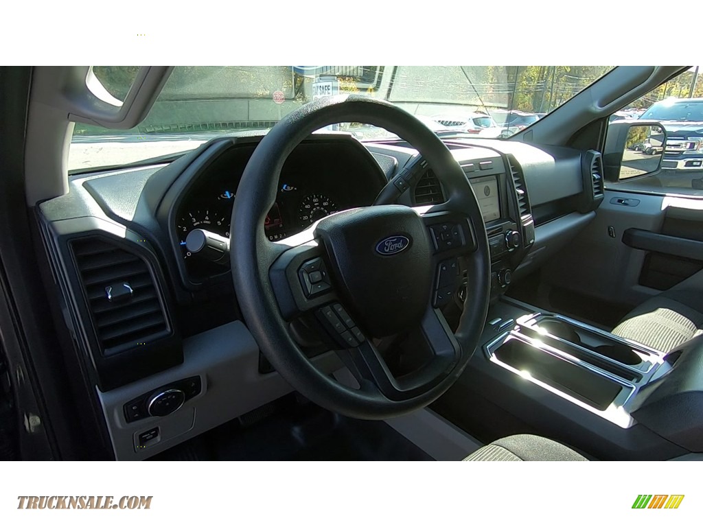 2017 F150 XL SuperCab 4x4 - Magnetic / Earth Gray photo #11