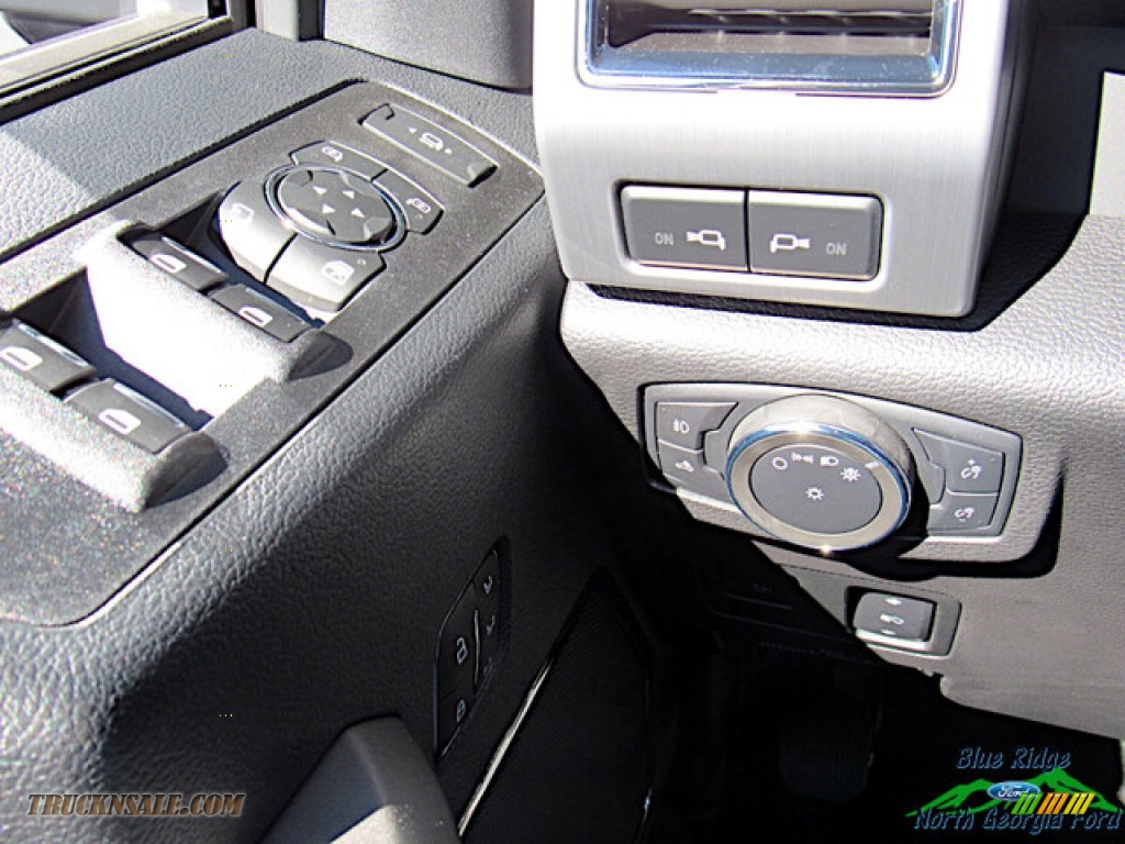 2020 F450 Super Duty Platinum Crew Cab 4x4 - Star White Metallic Tri-Coat / Black photo #27
