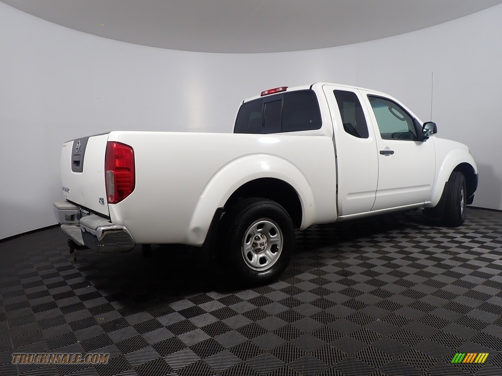 2006 Frontier XE King Cab - Avalanche White / Steel photo #15