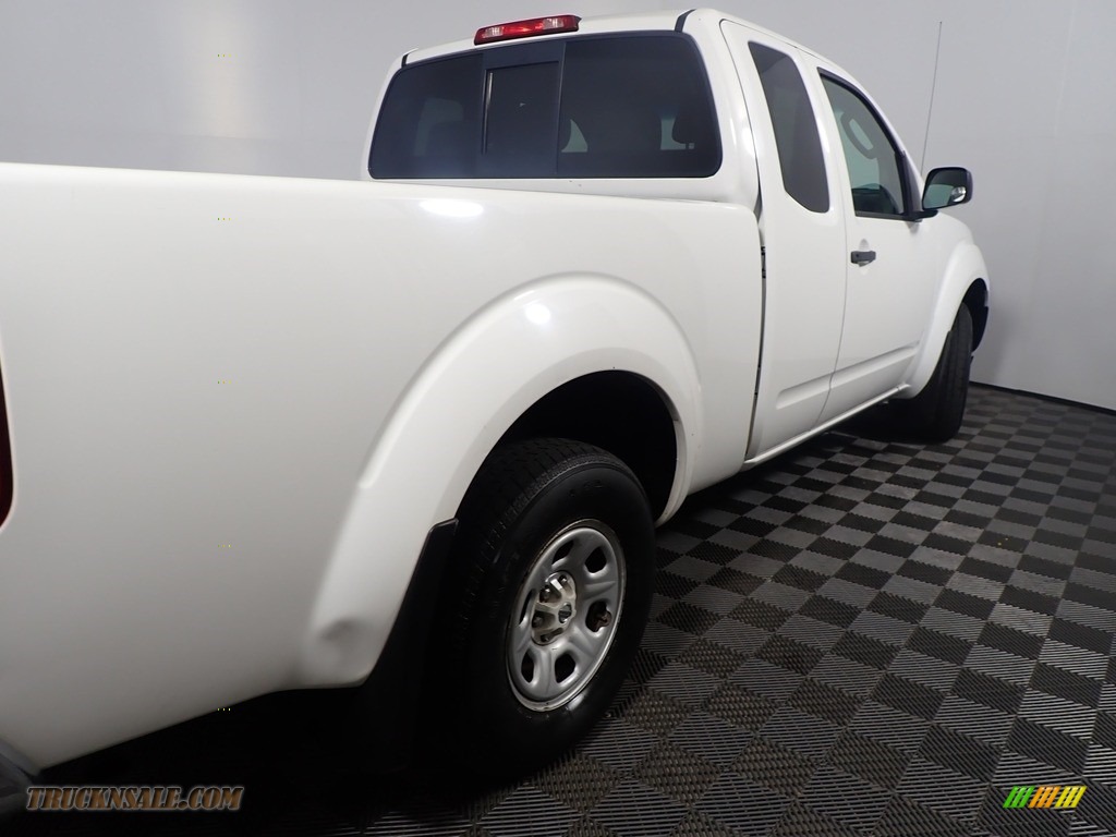 2006 Frontier XE King Cab - Avalanche White / Steel photo #18