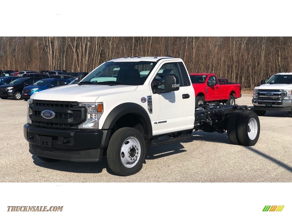 Oxford White / Earth Gray Ford F550 Super Duty XL Regular Cab Chassis