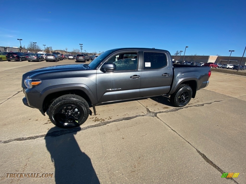 Magnetic Gray Metallic / Black/Red Toyota Tacoma SR5 Double Cab 4x4