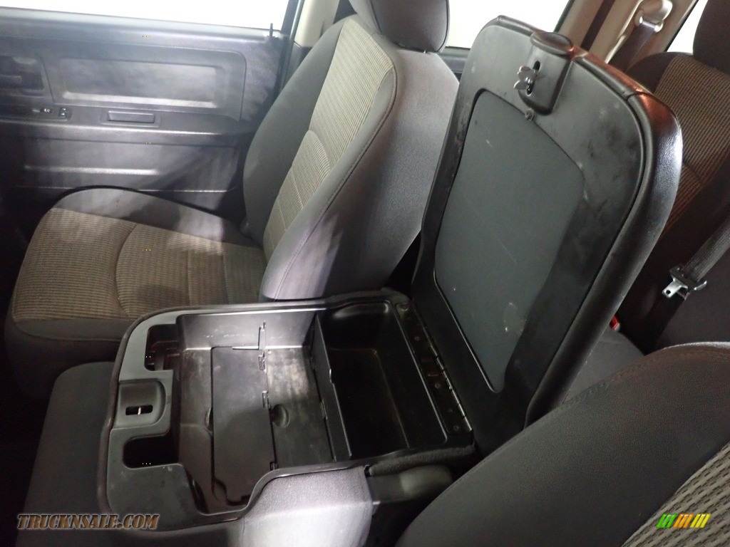 2011 Ram 1500 ST Quad Cab 4x4 - Brilliant Black Crystal Pearl / Dark Slate Gray/Medium Graystone photo #29