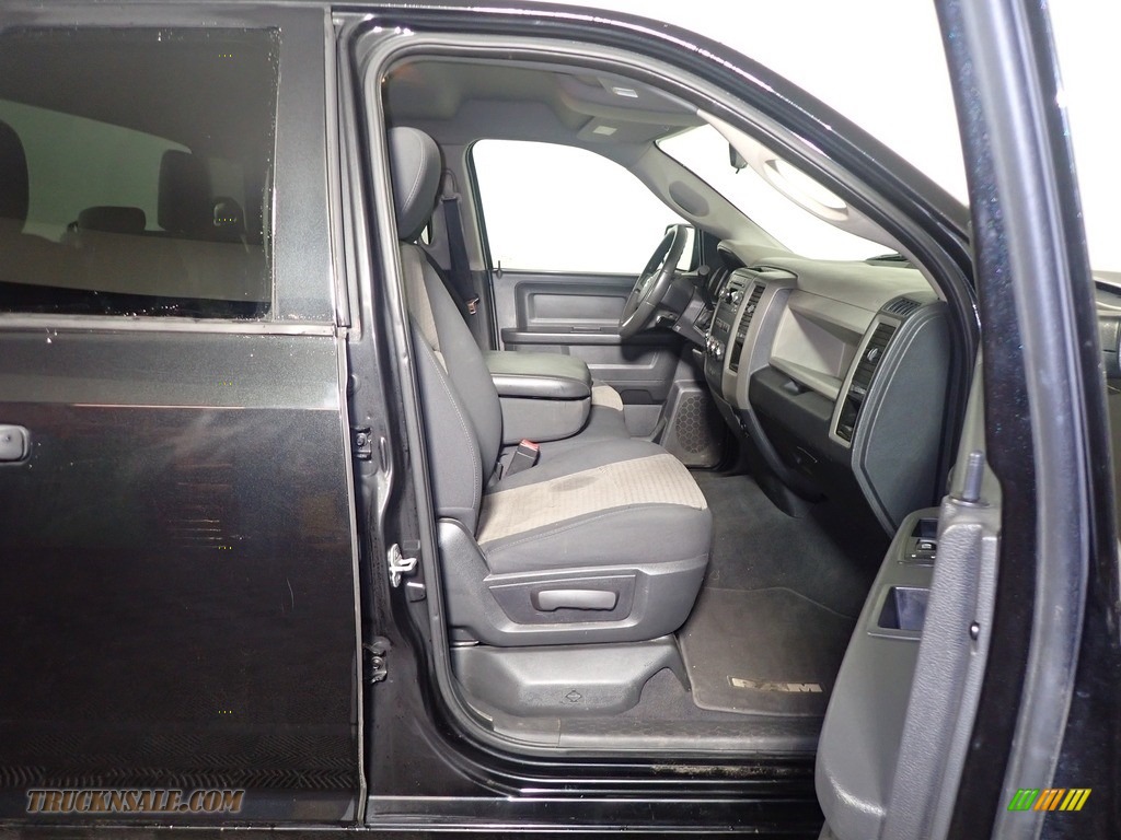 2011 Ram 1500 ST Quad Cab 4x4 - Brilliant Black Crystal Pearl / Dark Slate Gray/Medium Graystone photo #35