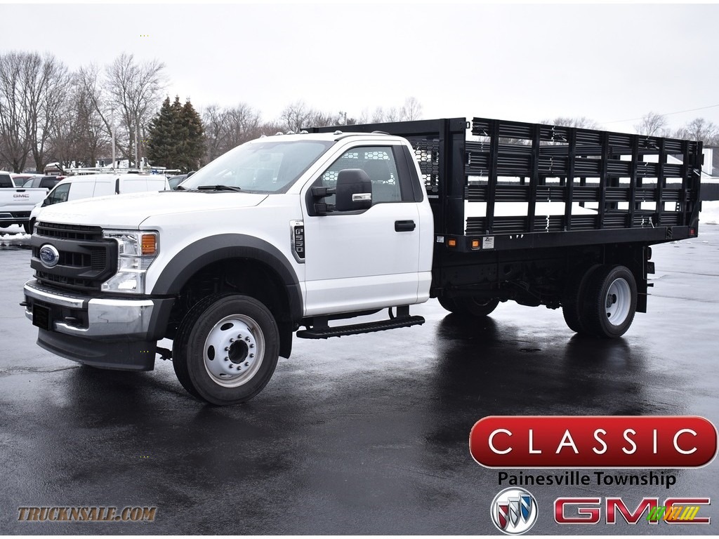 2020 F550 Super Duty XL Regular Cab Chassis - Oxford White / Earth Gray photo #1