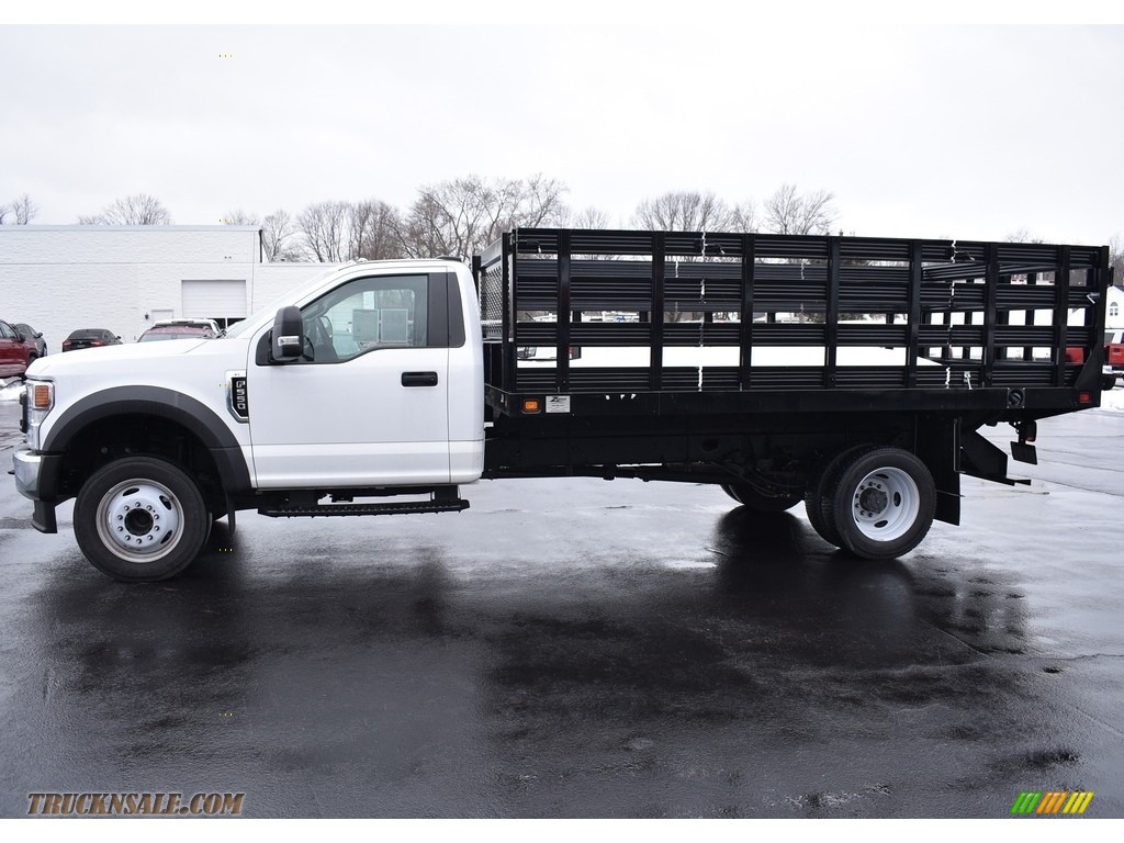 2020 F550 Super Duty XL Regular Cab Chassis - Oxford White / Earth Gray photo #2