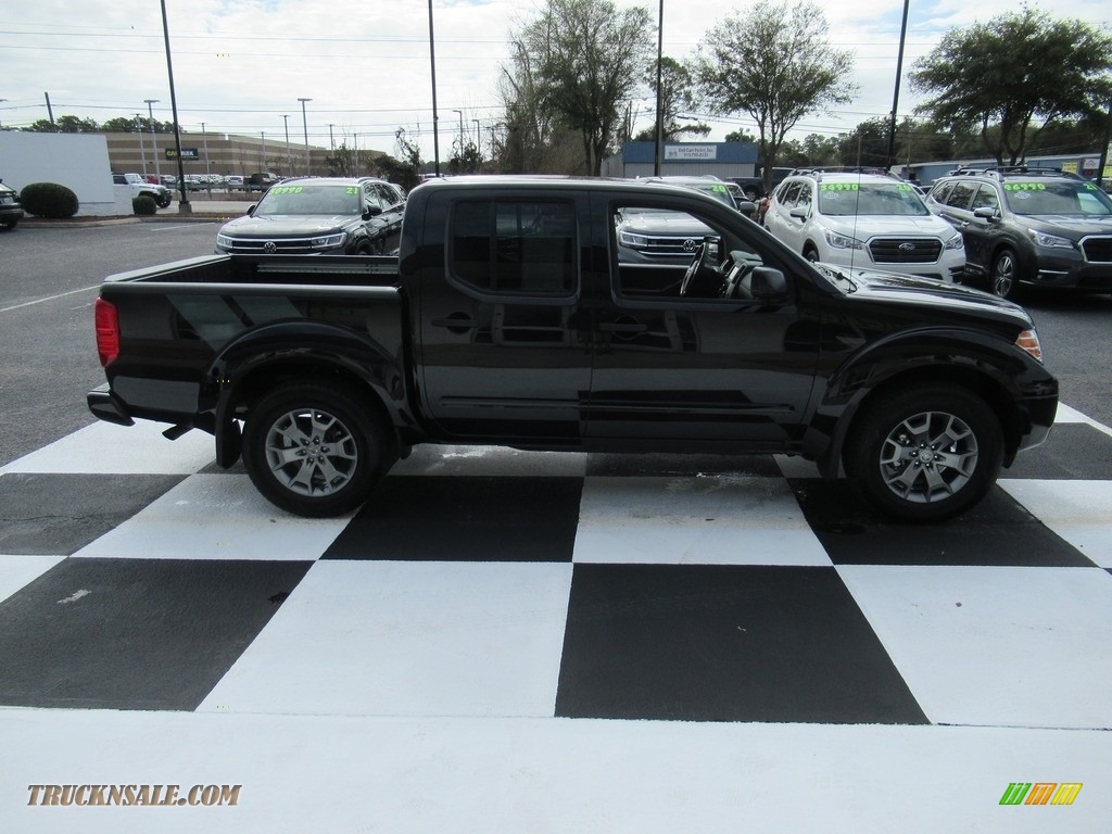 2021 Frontier SV Crew Cab 4x4 - Magnetic Black Pearl / Steel photo #3