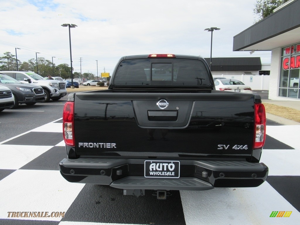 2021 Frontier SV Crew Cab 4x4 - Magnetic Black Pearl / Steel photo #4