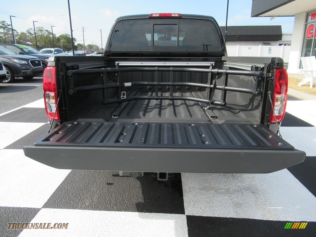2021 Frontier SV Crew Cab 4x4 - Magnetic Black Pearl / Steel photo #5