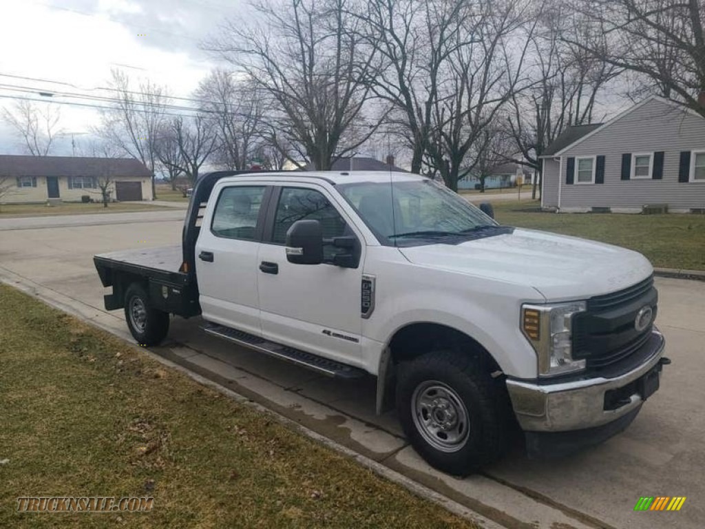 Oxford White / Earth Gray Ford F250 Super Duty XL Crew Cab 4x4 Chassis