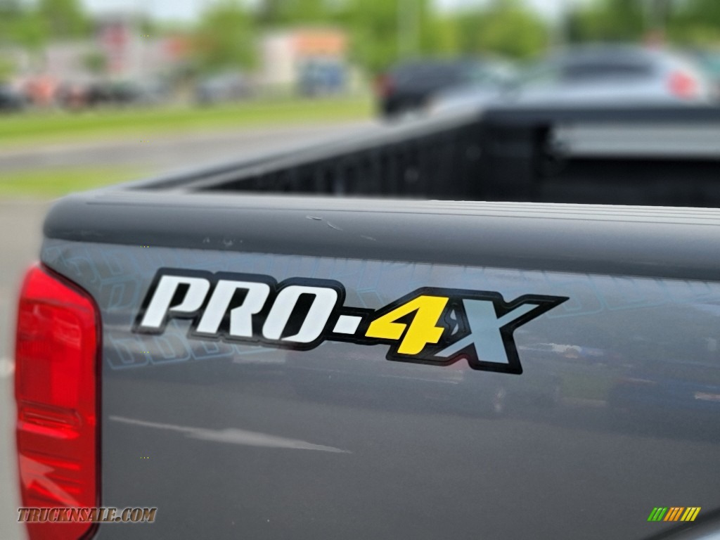 2018 Frontier Pro-4X Crew Cab 4x4 - Gun Metallic / Graphite photo #6