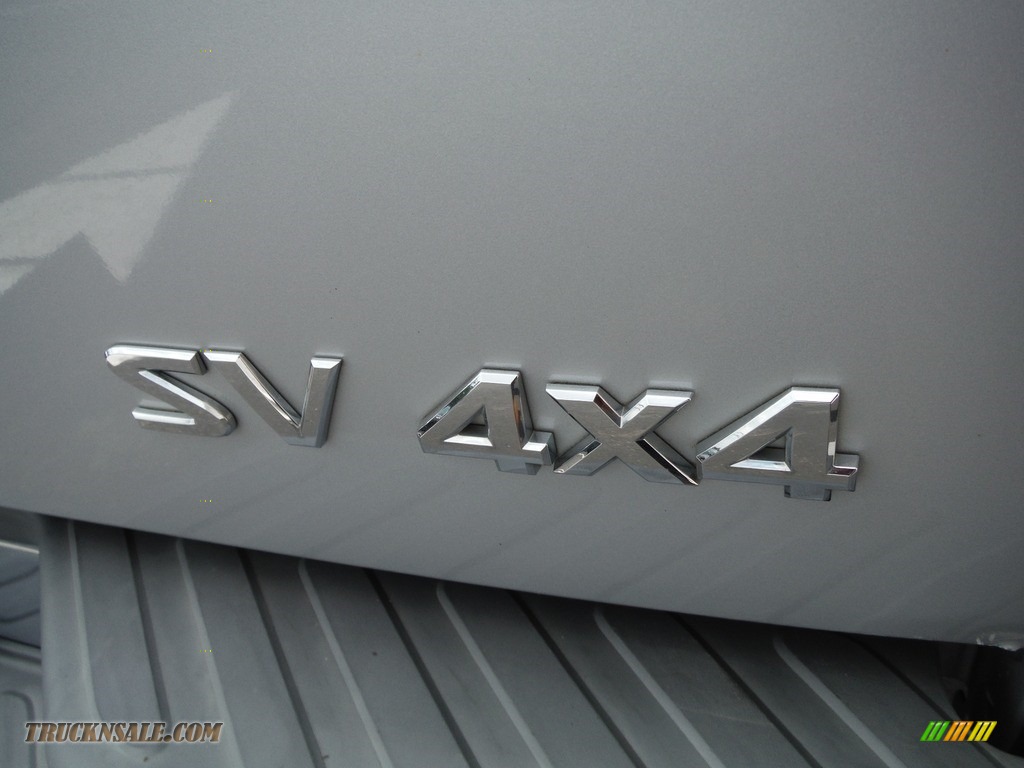 2012 Frontier SV Crew Cab 4x4 - Brilliant Silver Metallic / Steel photo #8