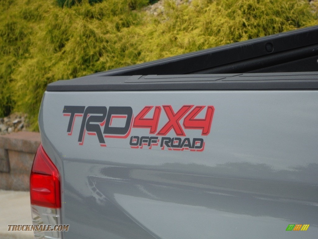2020 Tundra TRD Off Road CrewMax 4x4 - Cement / Black photo #9