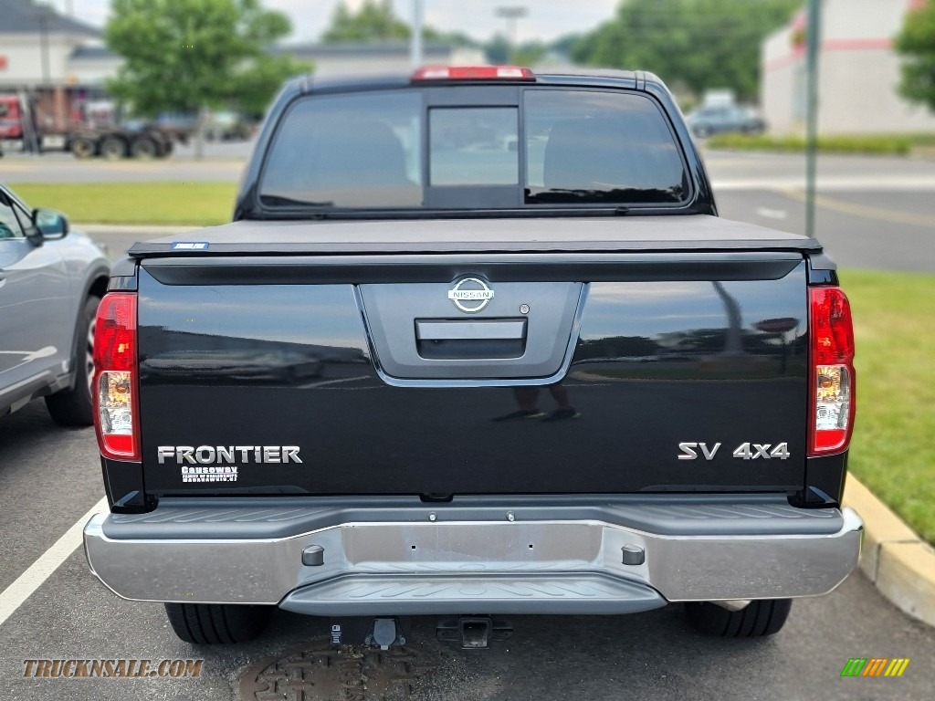 2021 Frontier SV Crew Cab 4x4 - Magnetic Black Pearl / Steel photo #7