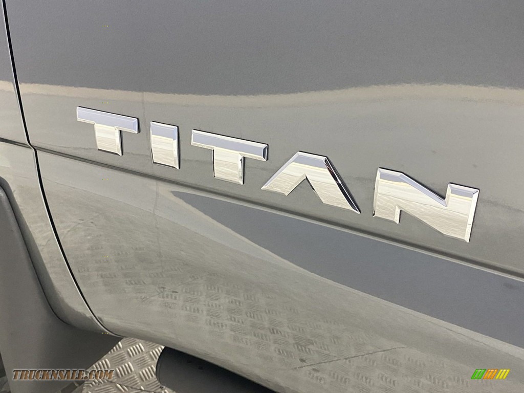 2021 Titan SV Crew Cab - Gun Metallic / Charcoal photo #9