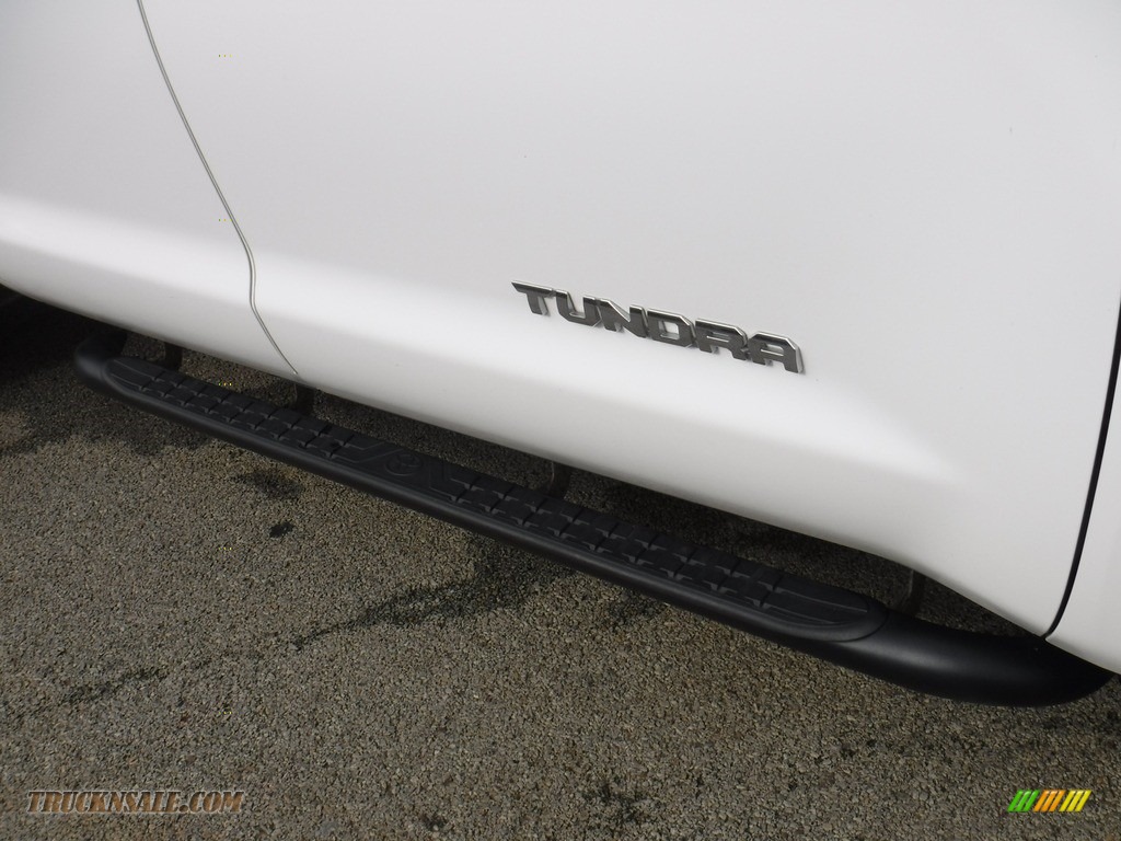 2019 Tundra SR5 Double Cab 4x4 - Super White / Graphite photo #12