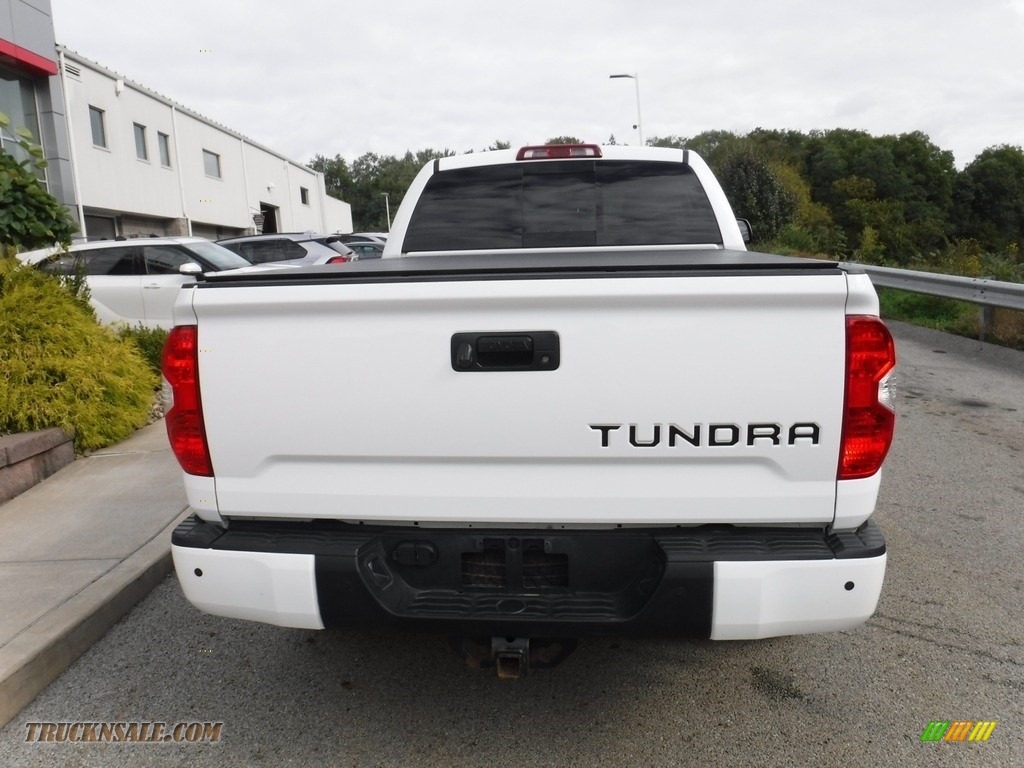2019 Tundra SR5 Double Cab 4x4 - Super White / Graphite photo #19