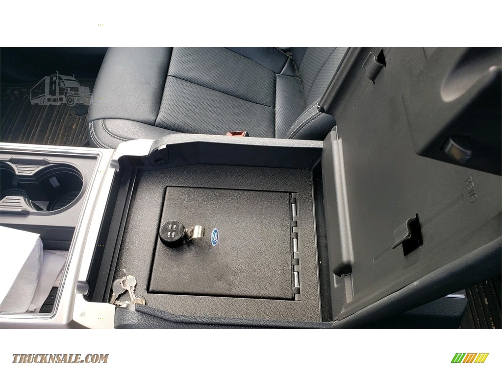 2022 F450 Super Duty Lariat Crew Cab 4x4 Chassis - Carbonized Gray Metallic / Black photo #4
