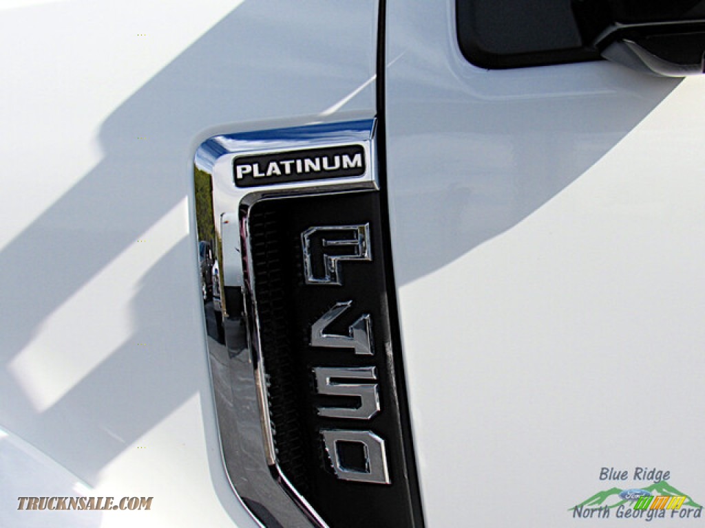 2022 F450 Super Duty Platinum Crew Cab 4x4 - Star White Metallic Tri-Coat / Black Onyx/Carmelo photo #31