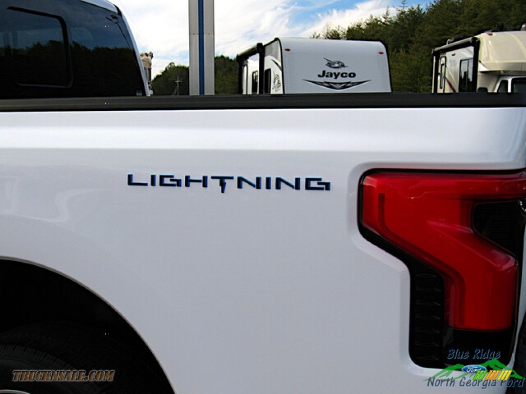 2023 F150 Lightning Platinum 4x4 - Oxford White / Black/Slate Gray photo #29