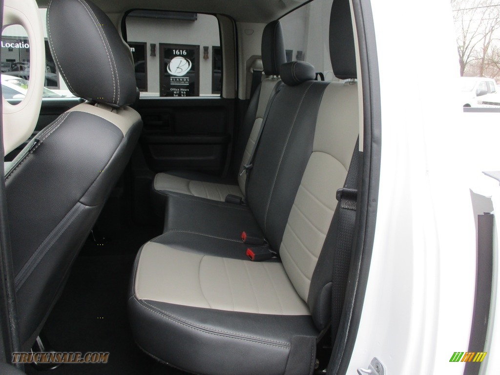 2012 Ram 1500 ST Quad Cab 4x4 - Bright White / Dark Slate Gray/Medium Graystone photo #9