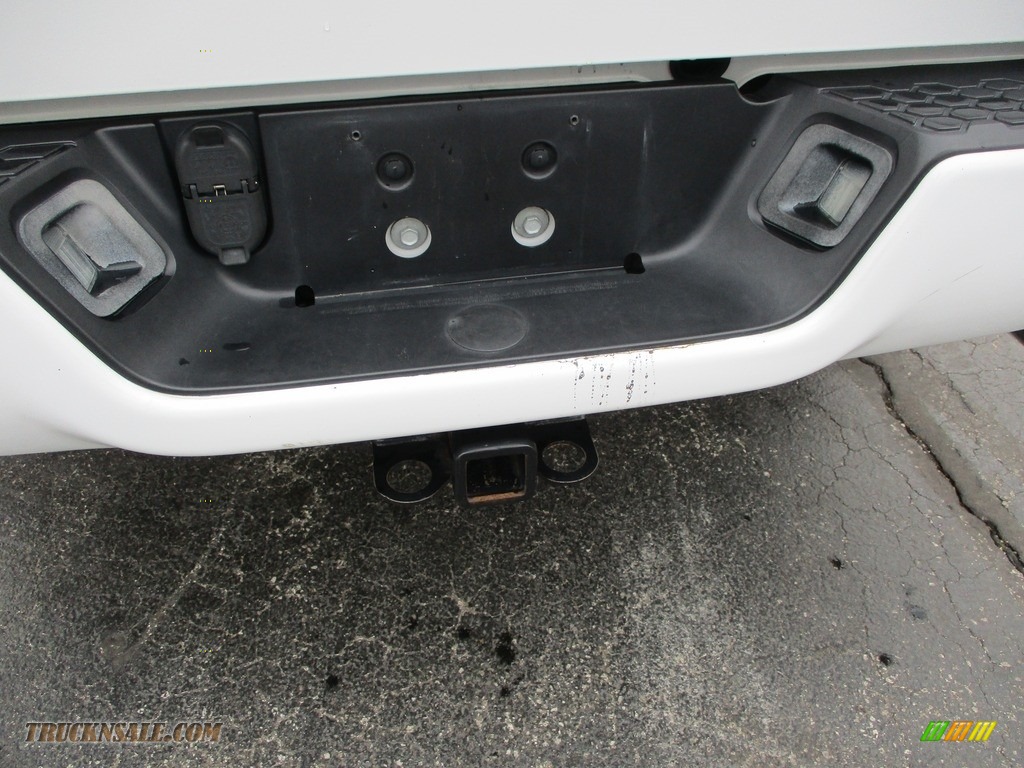 2012 Ram 1500 ST Quad Cab 4x4 - Bright White / Dark Slate Gray/Medium Graystone photo #28