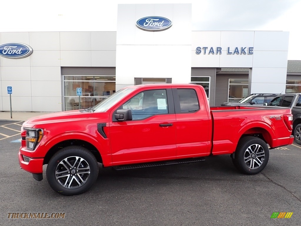 Race Red / Black Ford F150 XLT SuperCab 4x4