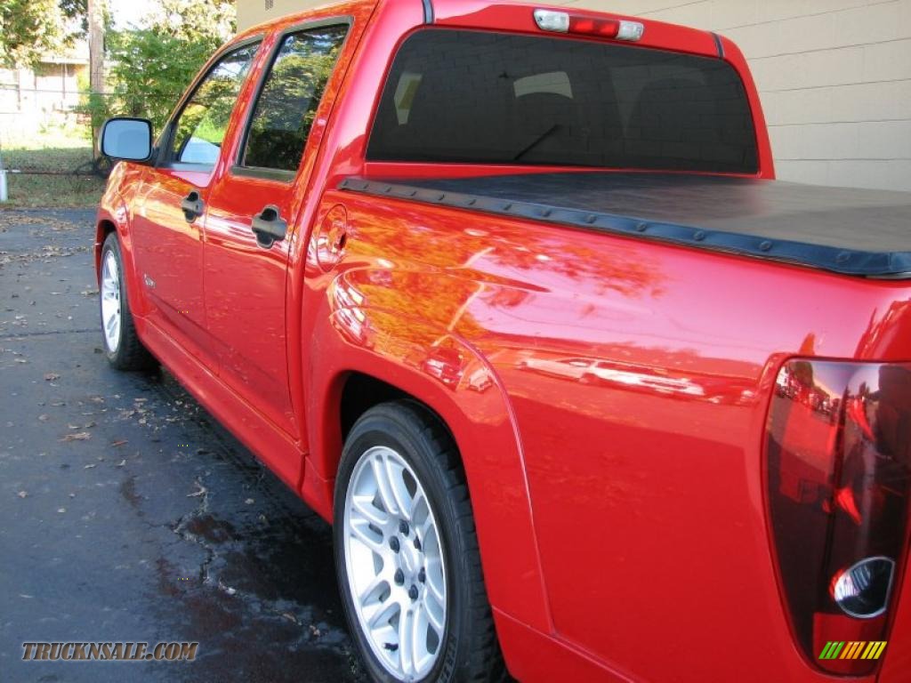 2005 Chevrolet Colorado Xtreme Crew Cab in Victory Red photo 13