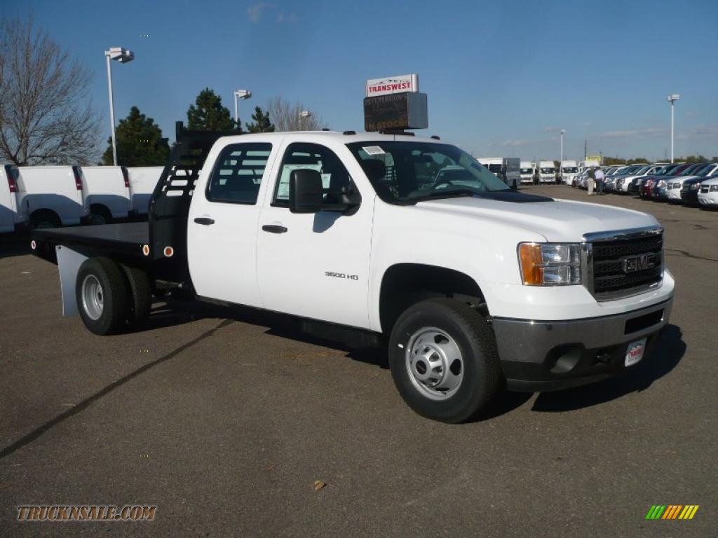 2011 GMC Sierra 3500HD Work Truck Crew Cab 4x4 Chassis in Summit White